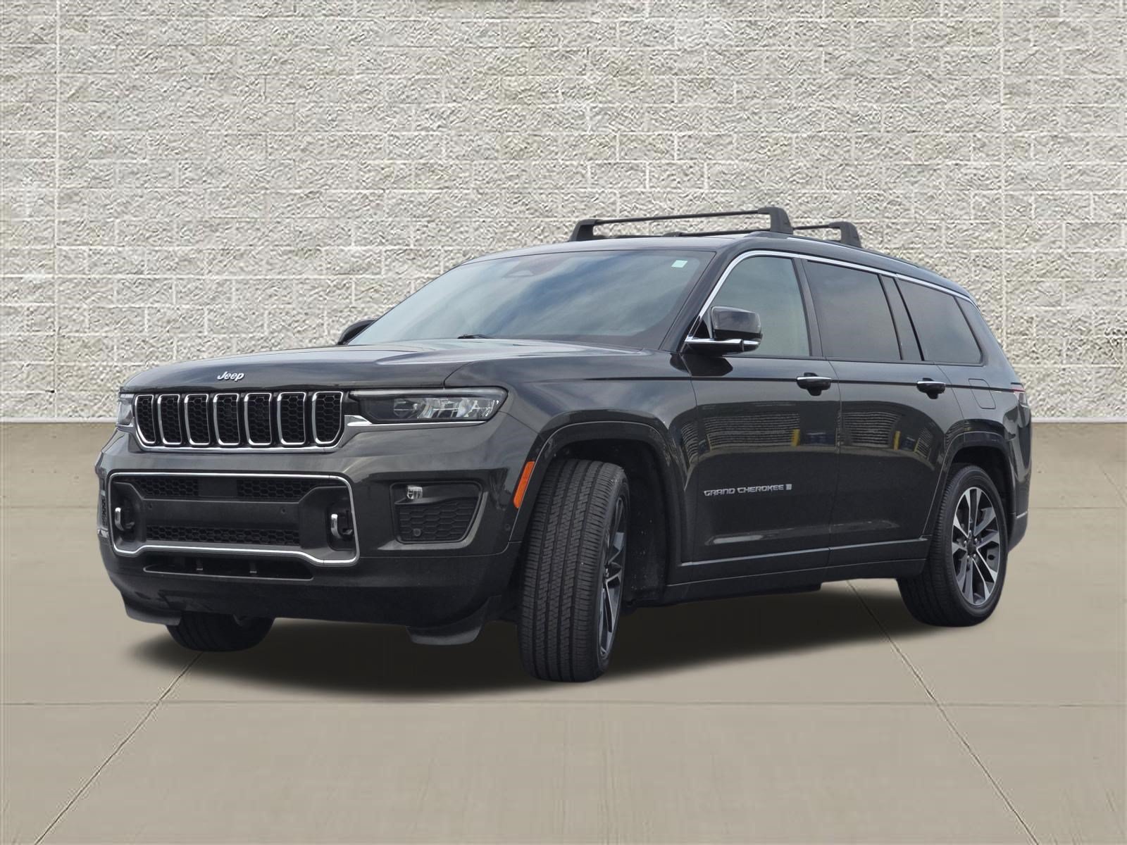 Used 2022 Jeep Grand Cherokee L Overland AWD/4WD image 3