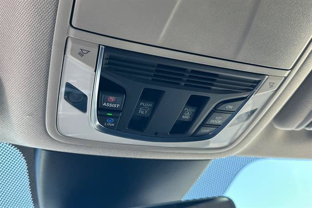 Used 2023 Acura MDX SH-AWD image 35