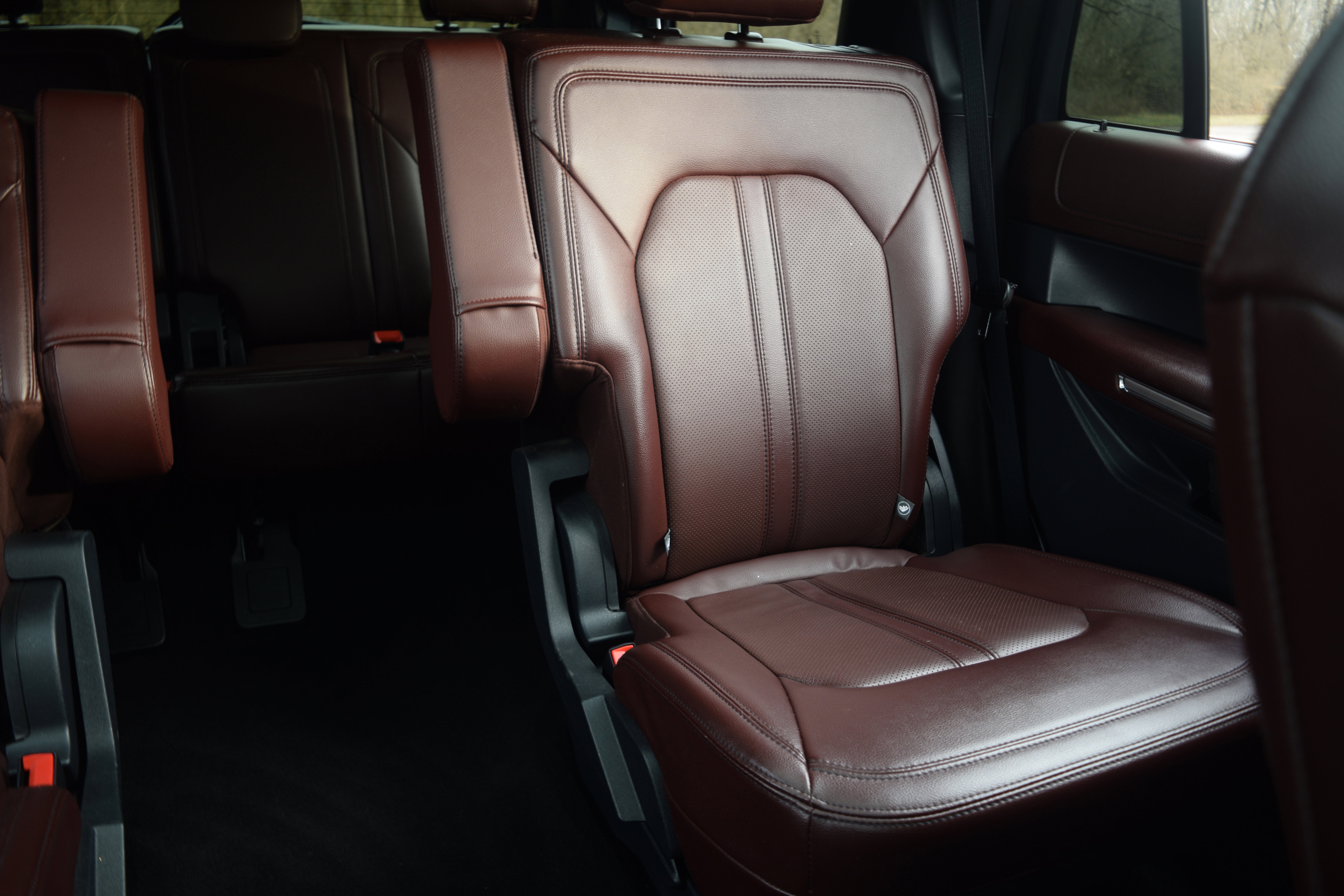 Used 2023 Ford Expedition Limited image 16