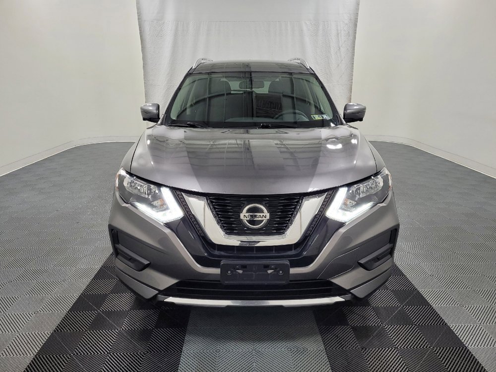 Used 2018 Nissan Rogue SV w/ Premium Package image 14