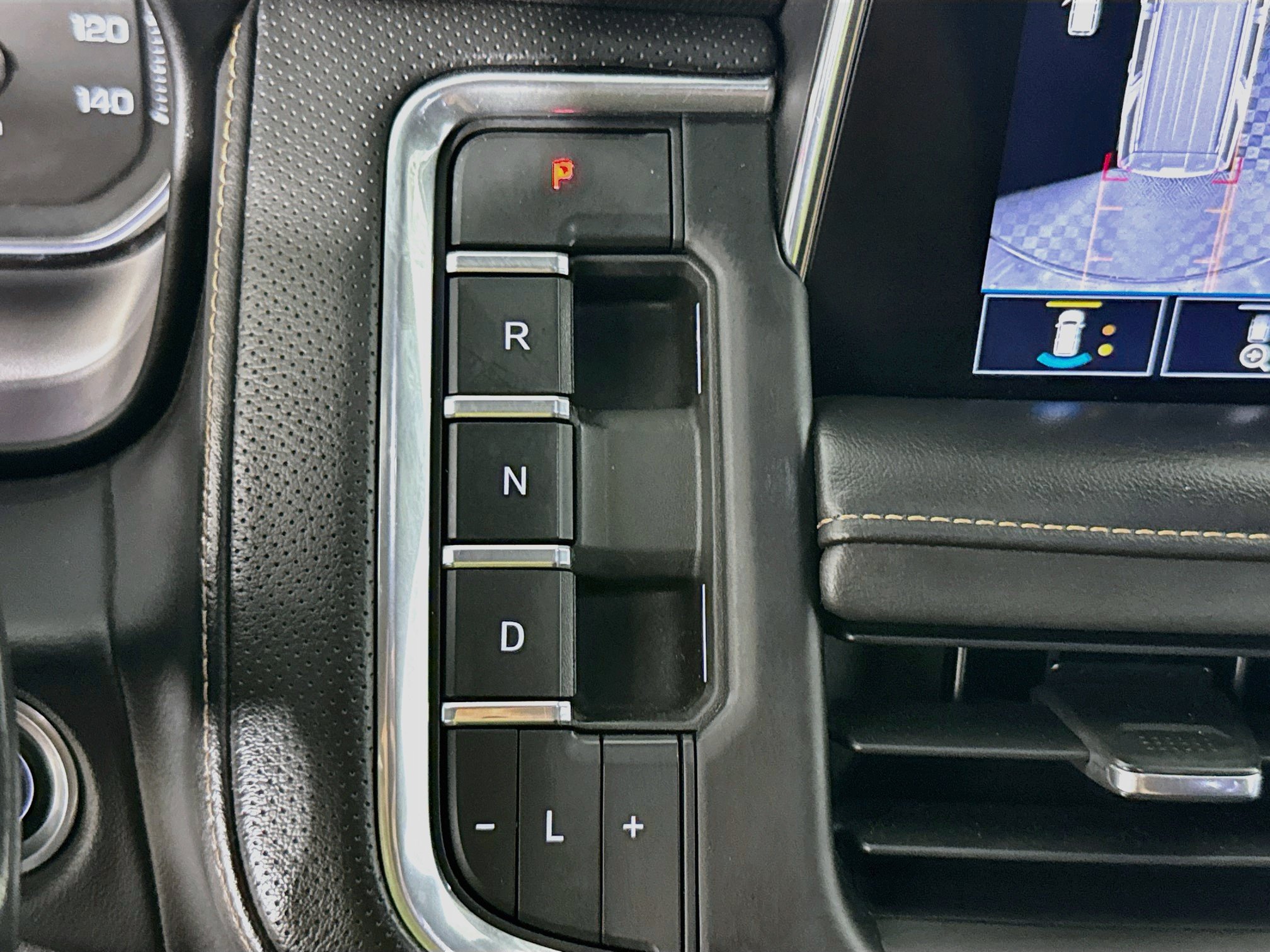 Used 2021 GMC Yukon AT4 w/ Rear Media and Nav Package AWD/4WD image 18