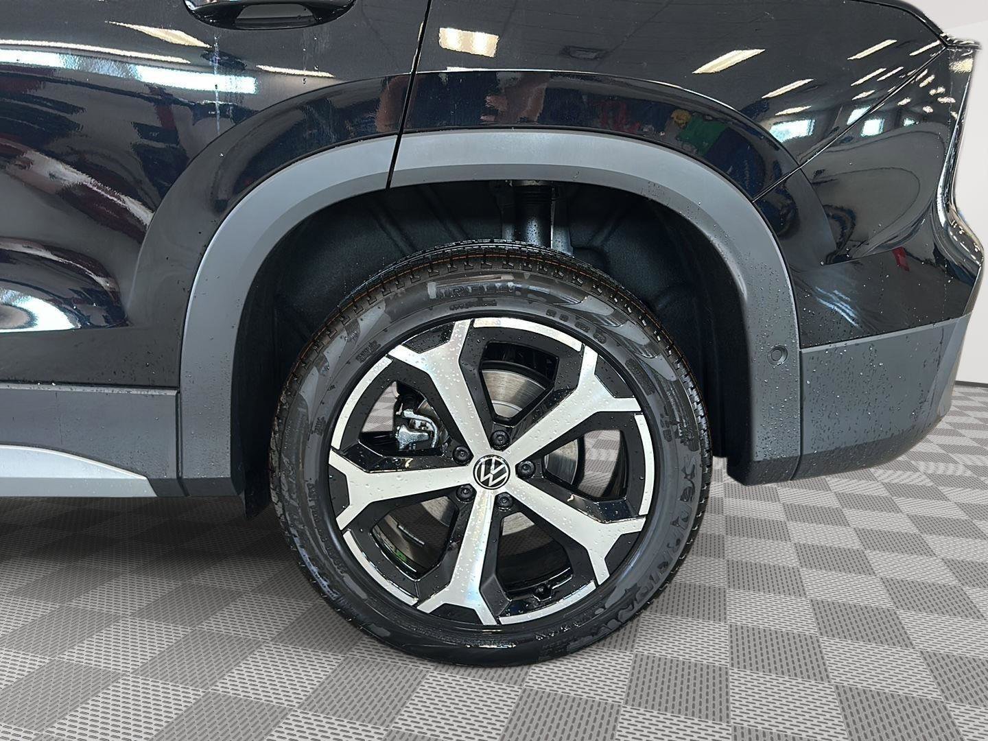 New 2026 Volkswagen Tiguan SE AWD/4WD image 10