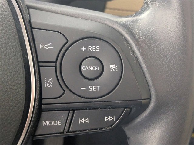 Used 2019 Toyota RAV4 Limited image 17
