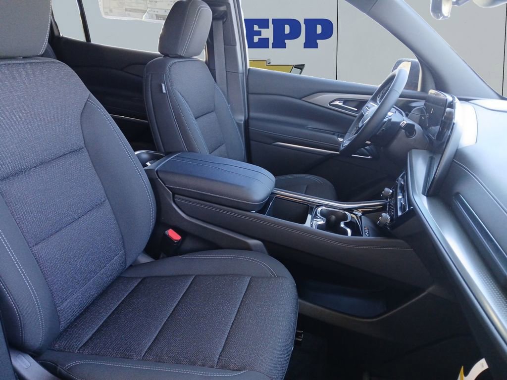 New 2026 Chevrolet Traverse LT w/ Driver Confidence Package FWD image 17