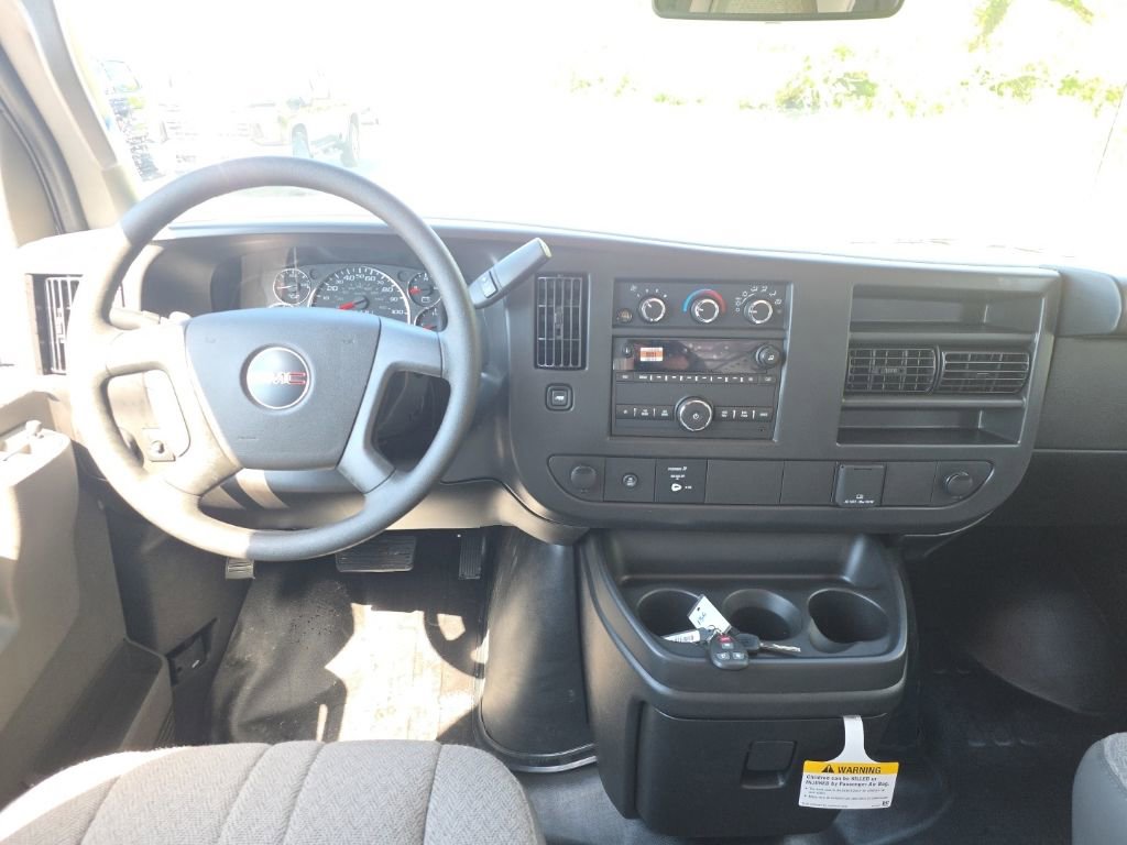 New 2026 GMC Savana 2500 w/ Driver Convenience Package RWD image 32