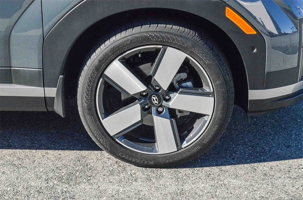 Used 2024 Hyundai Santa Fe Limited image 9