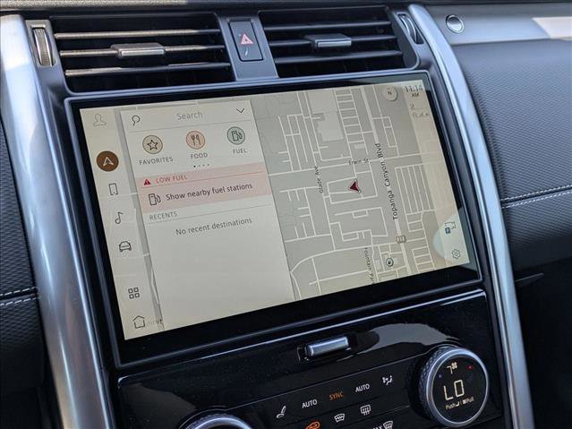 New 2025 Land Rover Discovery Dynamic SE image 14