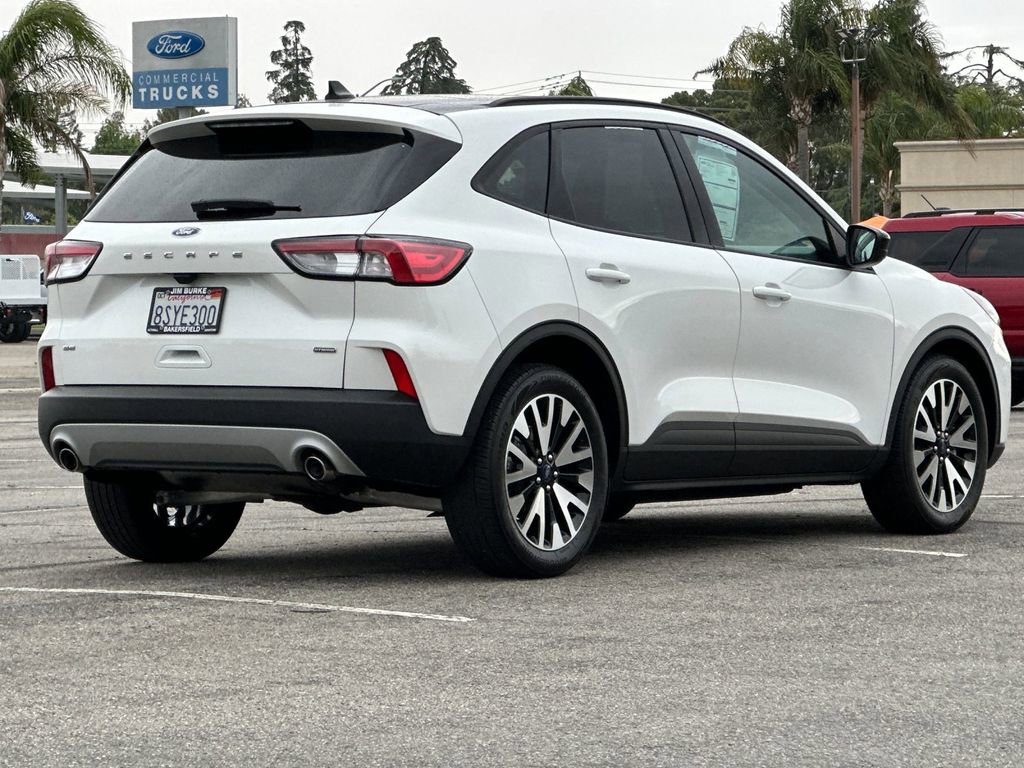 Certified 2020 Ford Escape SE Sport FWD image 3