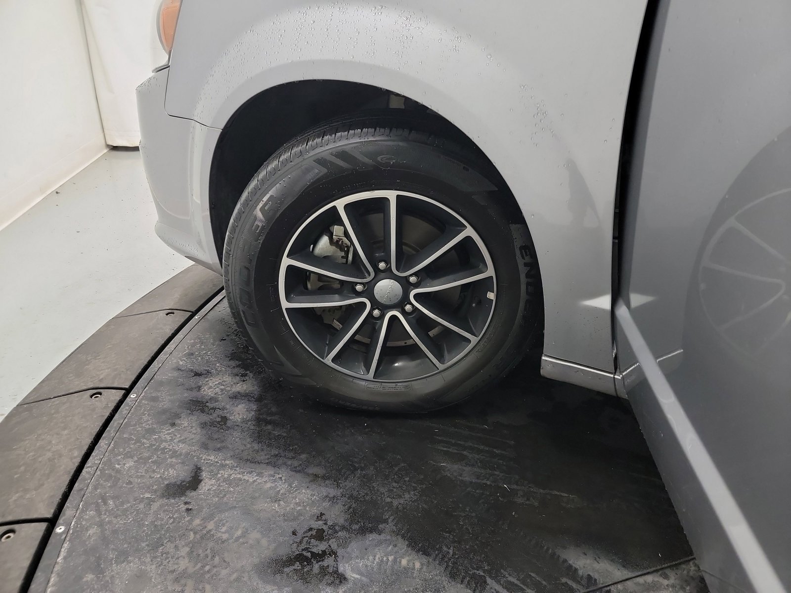 Used 2018 Dodge Grand Caravan GT image 29