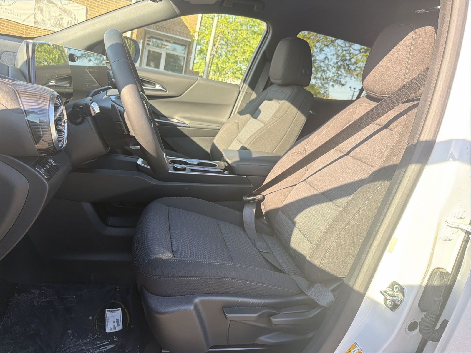 New 2026 Chevrolet Equinox LT w/ Safety and Technology Package AWD/4WD image 13
