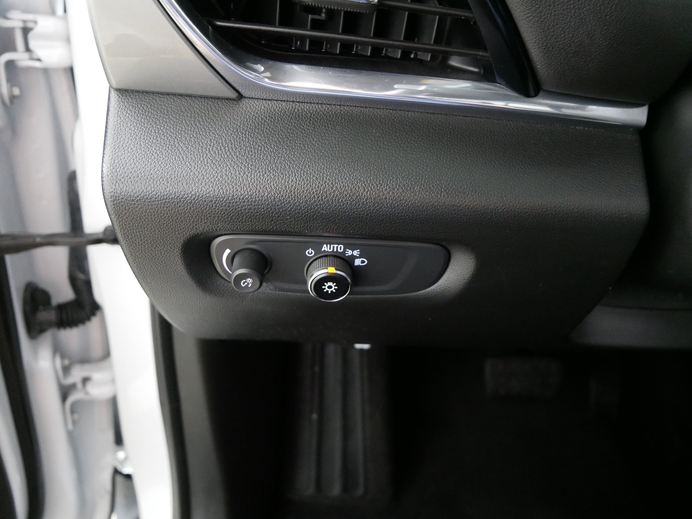 Used 2023 Chevrolet Traverse LT FWD image 26