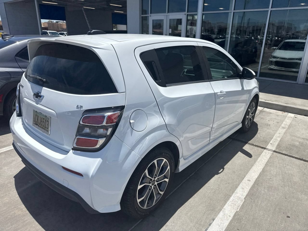 Used 2018 Chevrolet Sonic LT w/ Convenience Package FWD image 10
