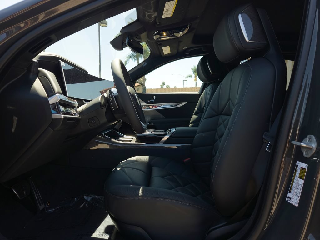 New 2026 BMW 740i RWD image 7