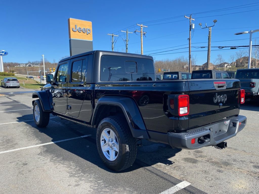 Used 2022 Jeep Gladiator Sport image 5