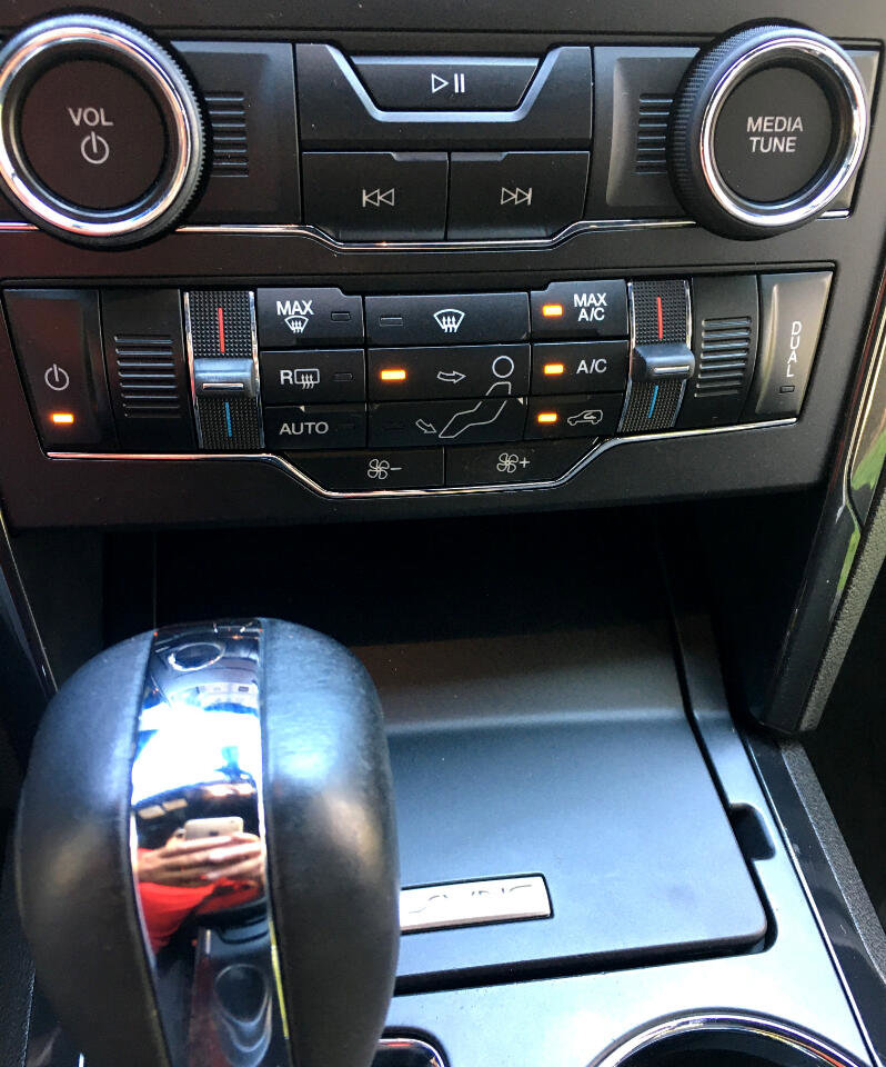 Used 2019 Ford Explorer XLT w/ Equipment Group 201A image 27