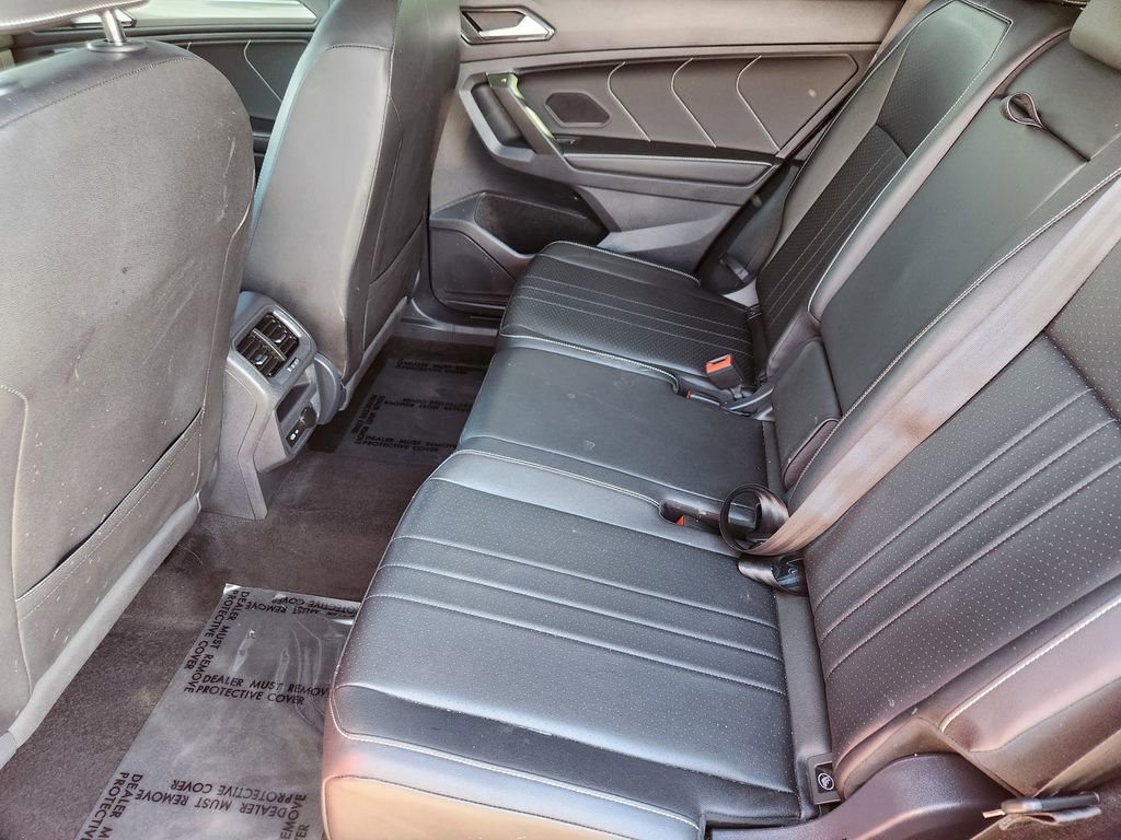 Used 2024 Volkswagen Tiguan SE R-Line image 28