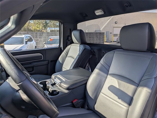 Used 2024 RAM 2500 Tradesman w/ Chrome Appearance Group image 16