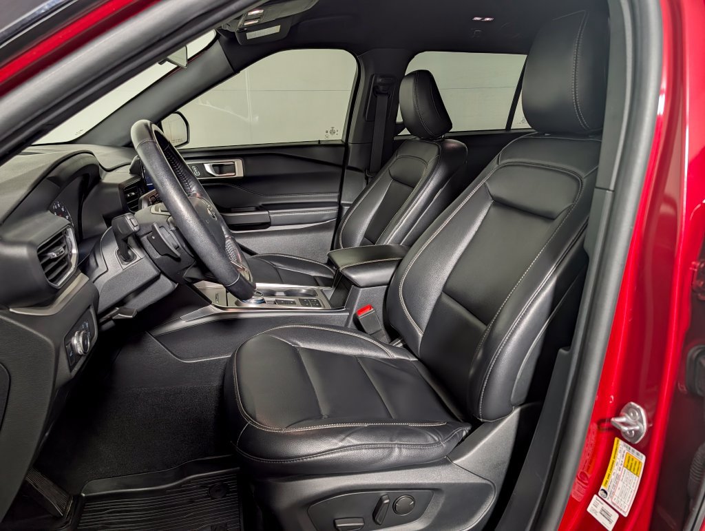 Certified 2020 Ford Explorer XLT w/ Equipment Group 202A RWD image 24