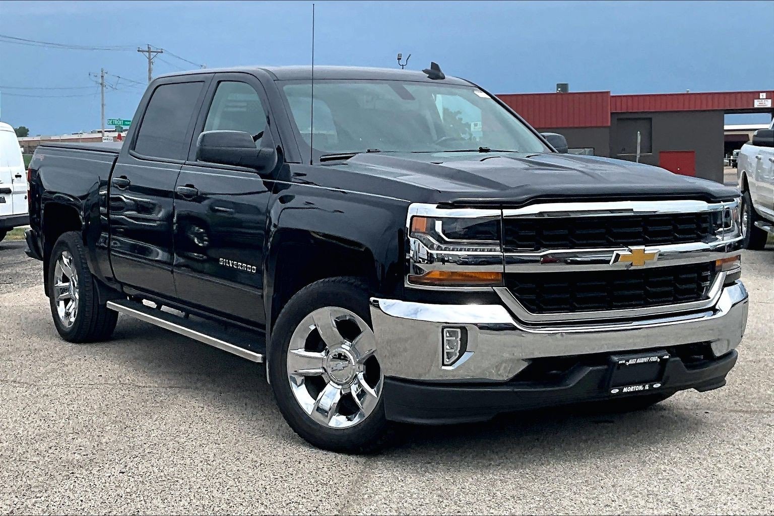 Used 2017 Chevrolet Silverado 1500 LT w/ LT Eassist Package AWD/4WD image 36