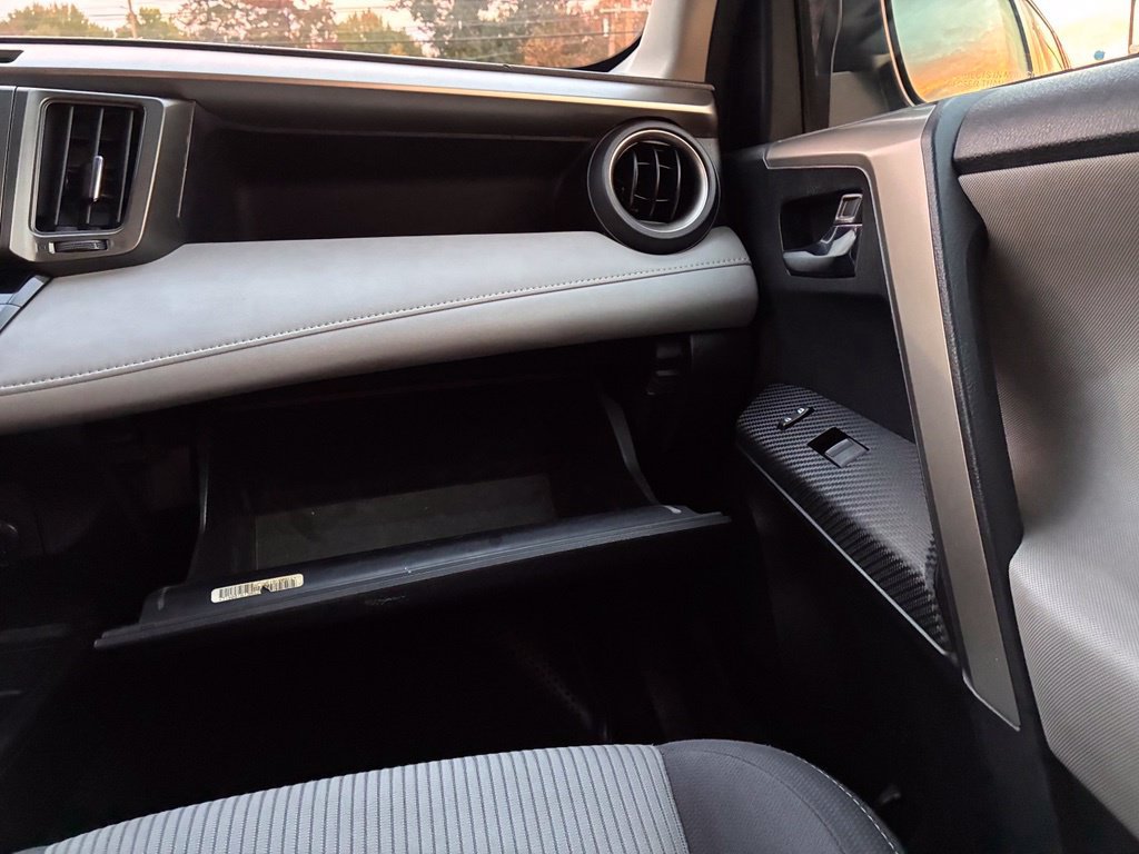 Used 2014 Toyota RAV4 XLE AWD/4WD image 40