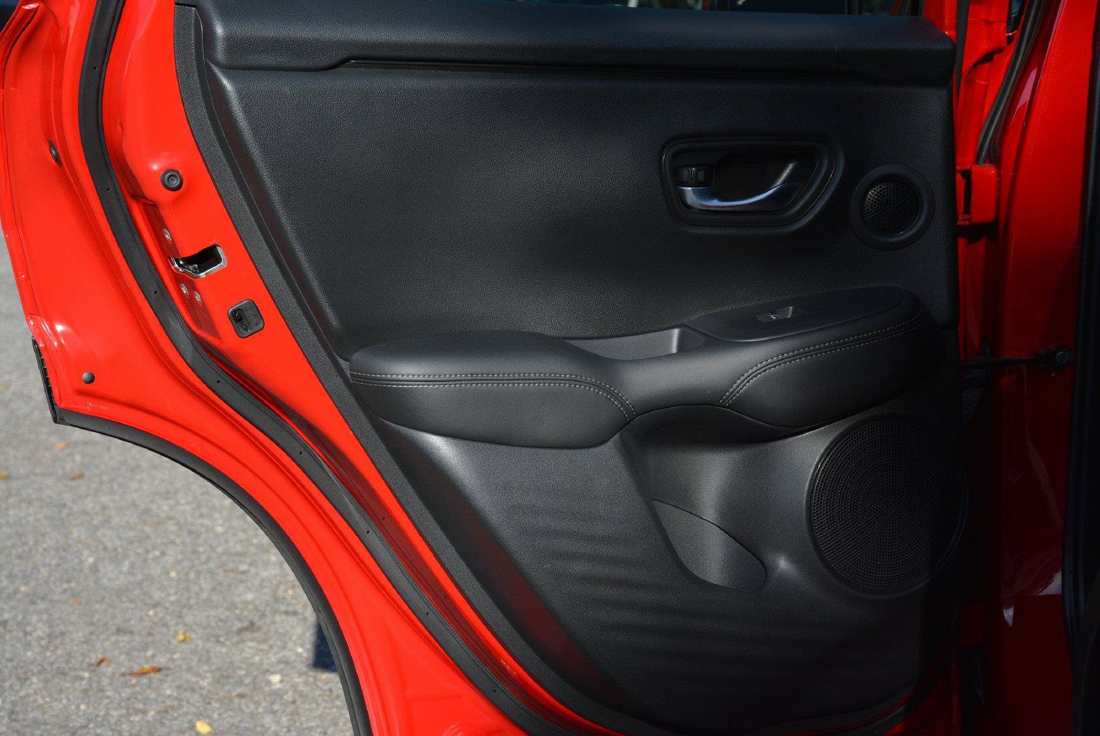 Used 2025 Honda HR-V EX-L image 16