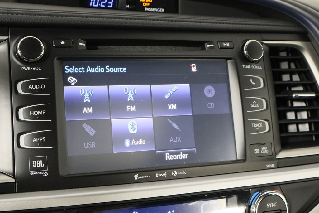 Used 2017 Toyota Highlander Limited image 32