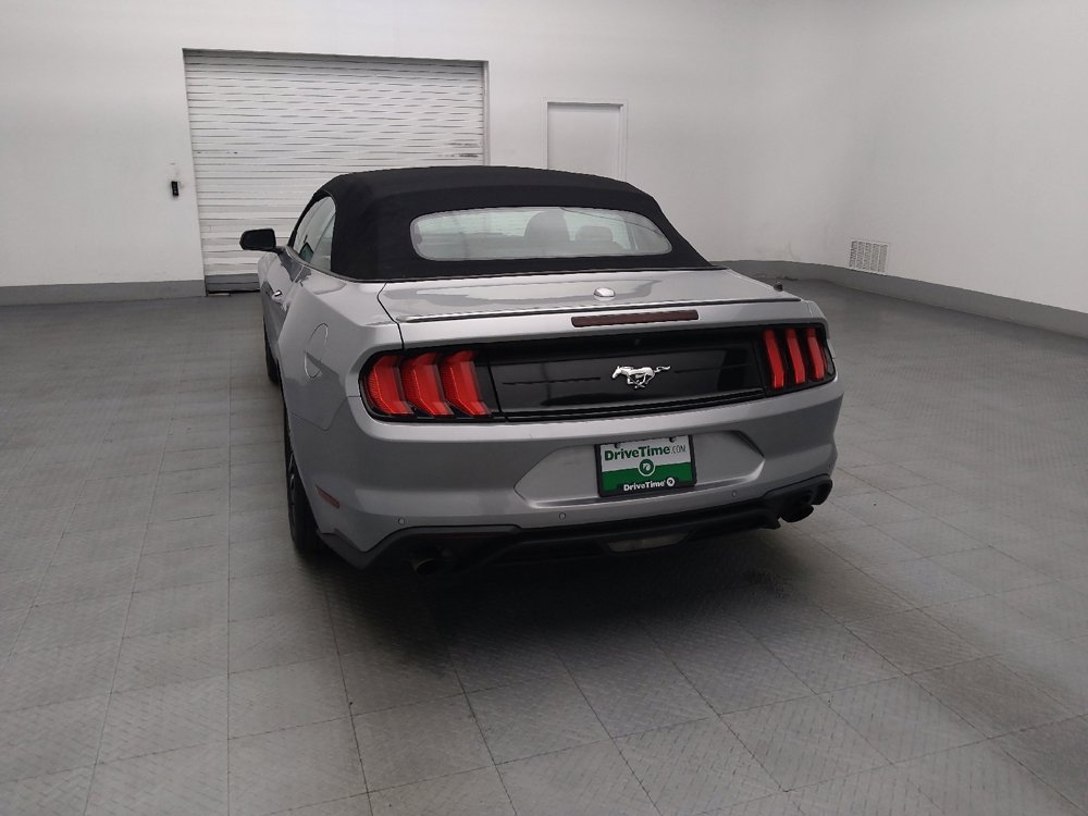 Used 2022 Ford Mustang Premium RWD image 6