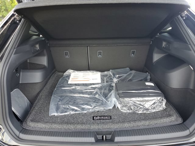 New 2026 Volkswagen Tiguan SE R-Line AWD/4WD image 7