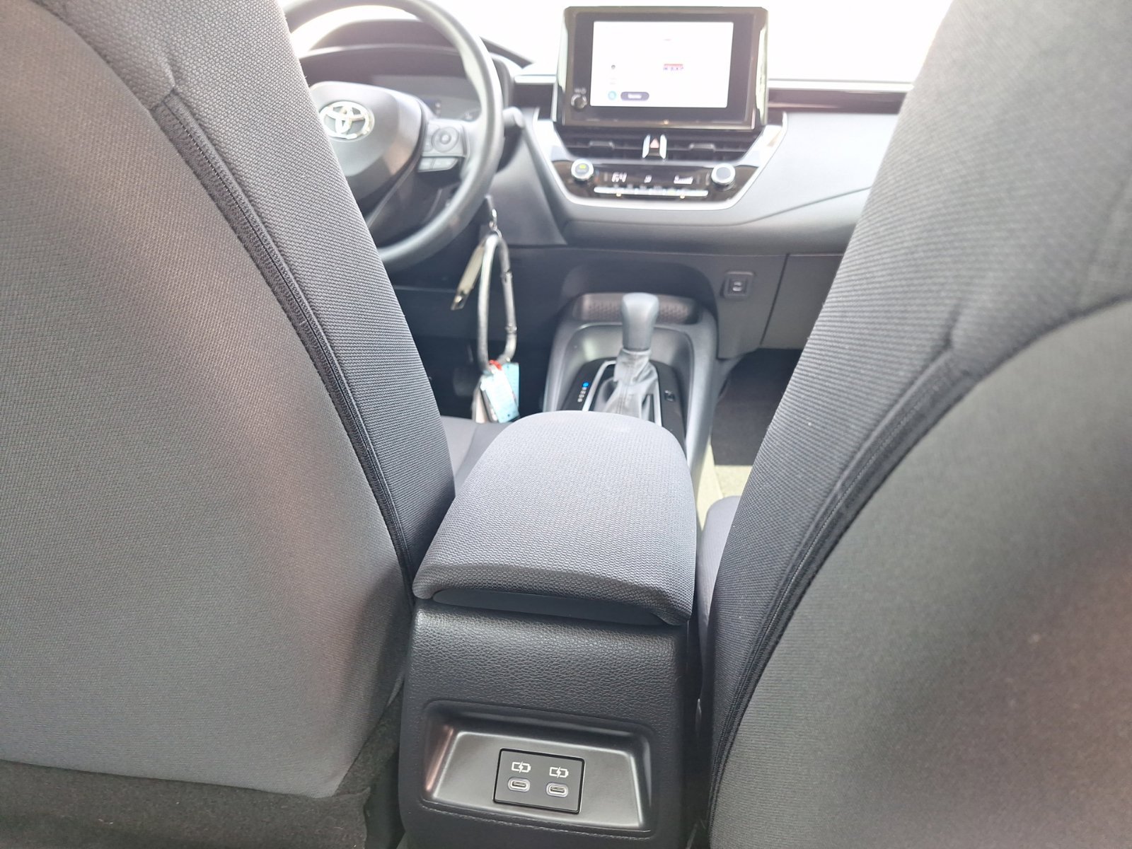 Used 2025 Toyota Corolla LE FWD image 31
