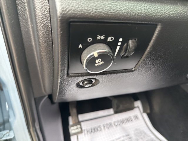 Used 2012 Jeep Grand Cherokee Laredo w/ Laredo E Group image 18