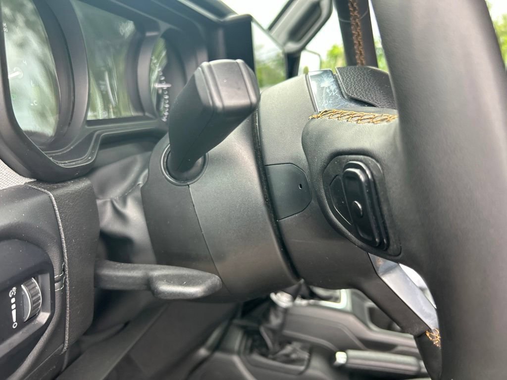 Used 2024 Jeep Wrangler Unlimited Sahara AWD/4WD image 37