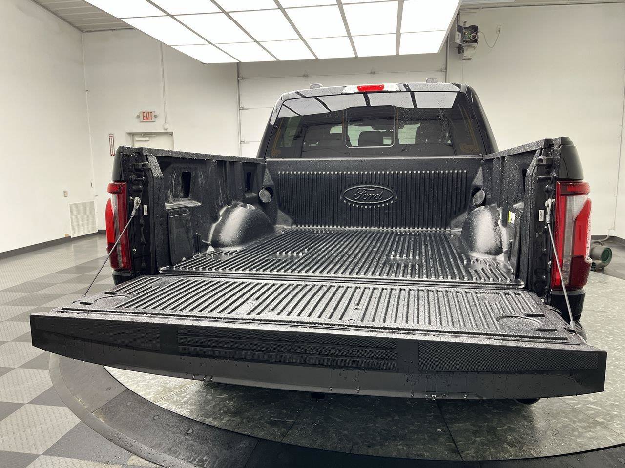 Used 2025 Ford F150 Lariat AWD/4WD image 5