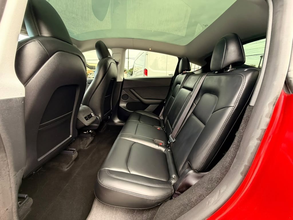Used 2024 Tesla Model Y Performance AWD/4WD image 18