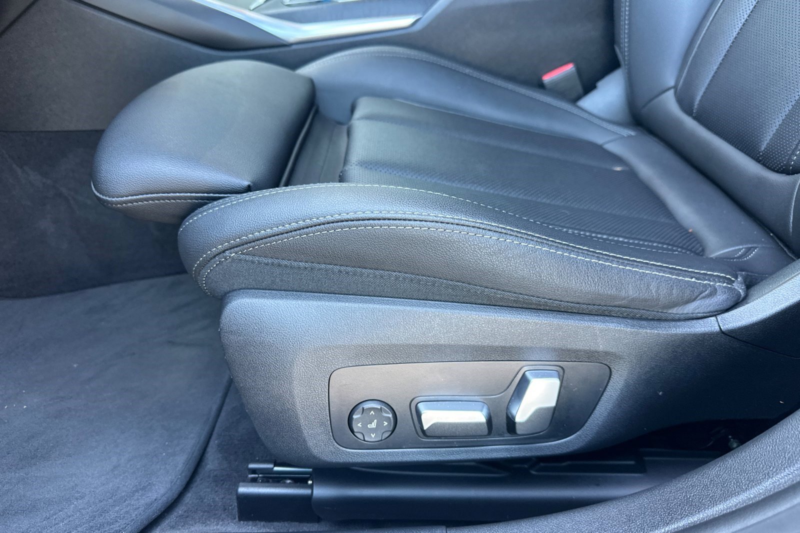 Used 2023 BMW i4 eDrive35 image 14