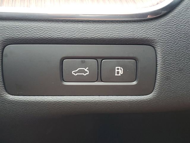 Used 2023 Volvo XC60 T8 Plus image 26