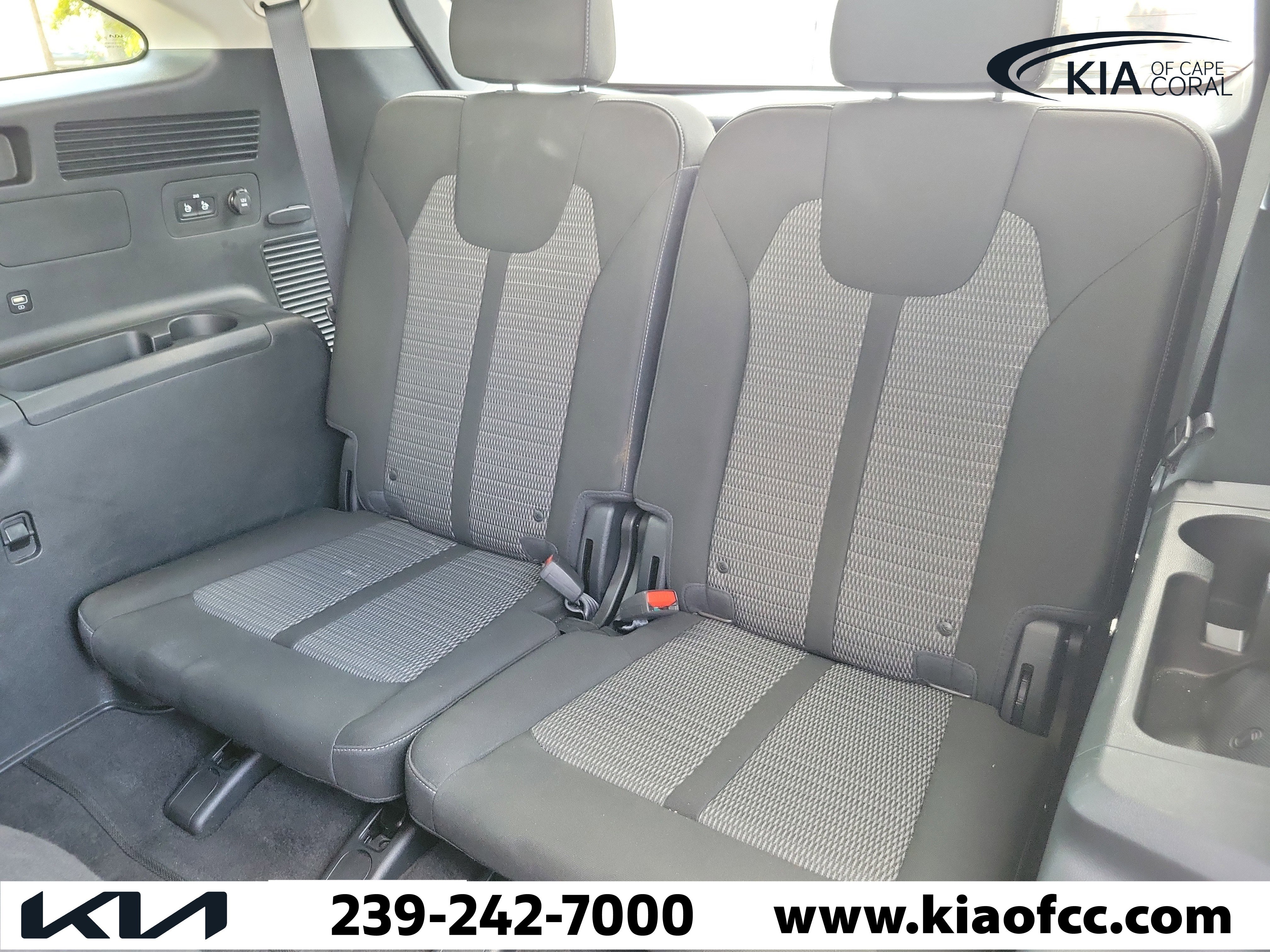Used 2023 Kia Sorento LX FWD image 12