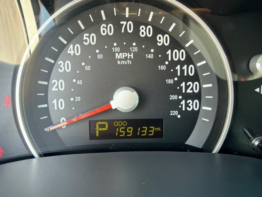 Used 2012 Kia Sedona EX FWD image 11