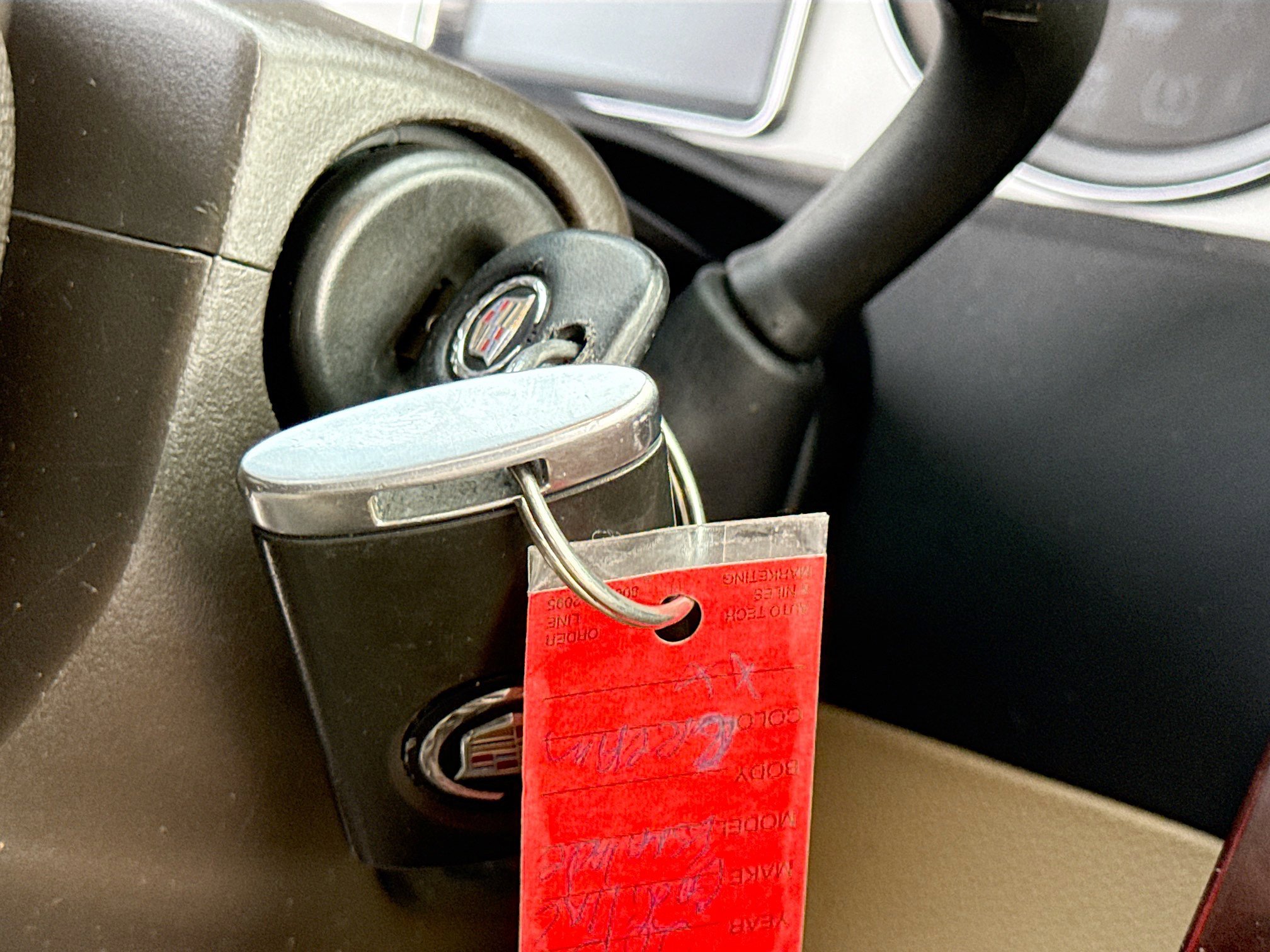 Used 2013 Cadillac Escalade Luxury image 9