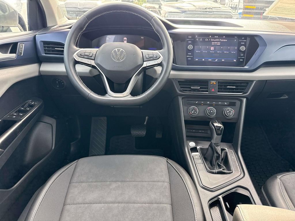 Used 2022 Volkswagen Taos SE w/ Panoramic Sunroof Package FWD image 12