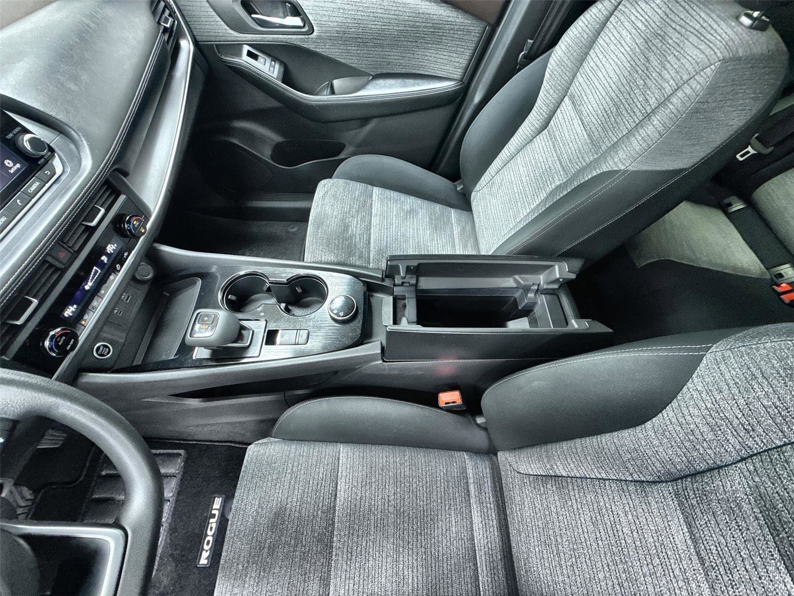 Used 2023 Nissan Rogue SV AWD/4WD image 16