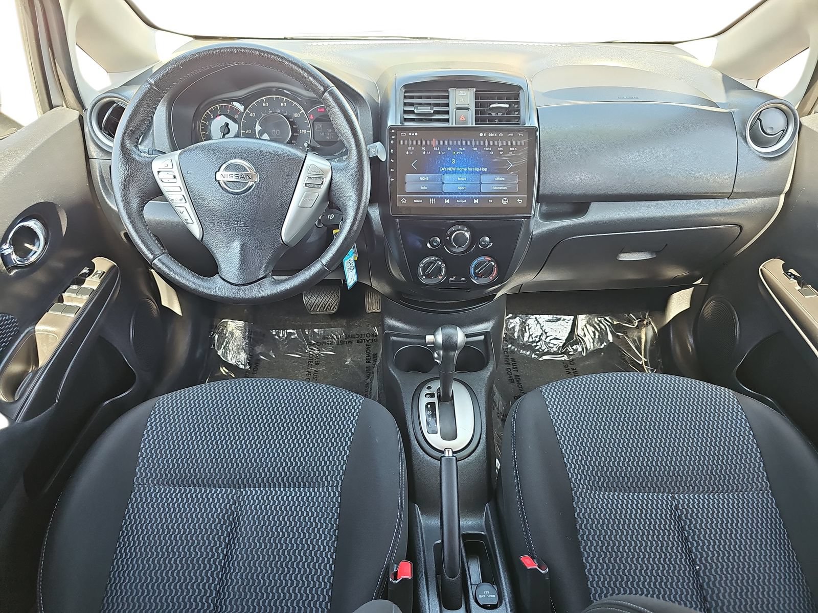 Used 2015 Nissan Versa Note SV w/ Sport Value Package FWD image 9