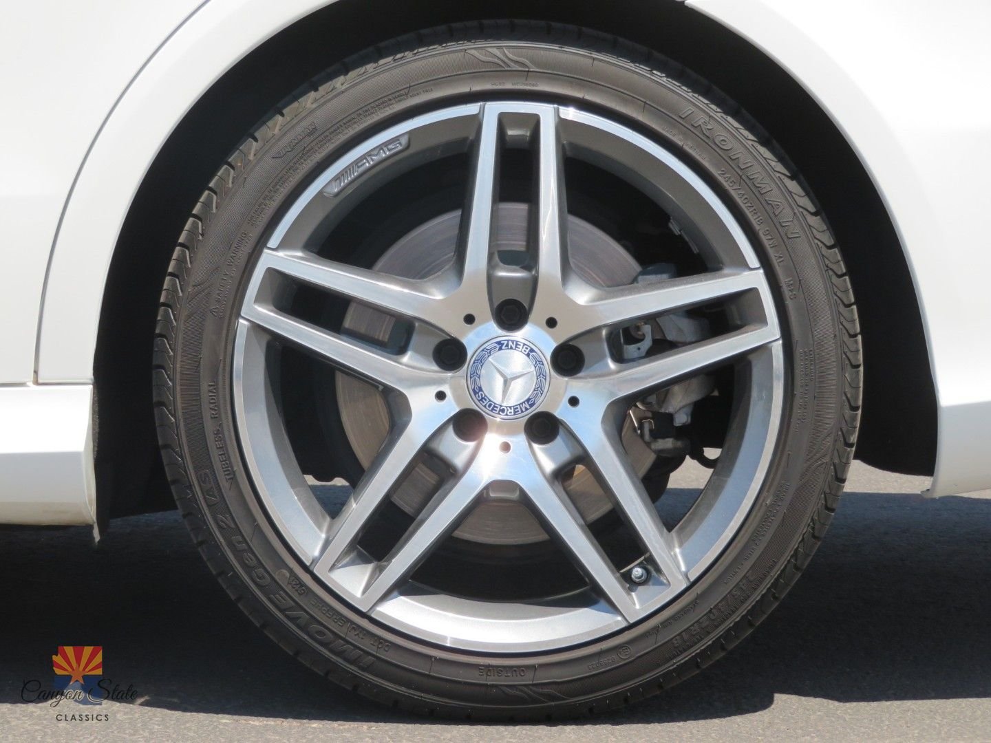 Used 2014 Mercedes-Benz E 550 4MATIC Sedan image 21
