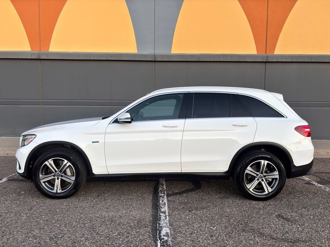 Used 2019 Mercedes-Benz GLC 350e 4MATIC image 3