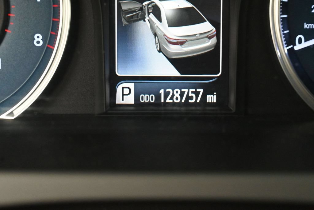 Used 2016 Toyota Camry LE FWD image 19