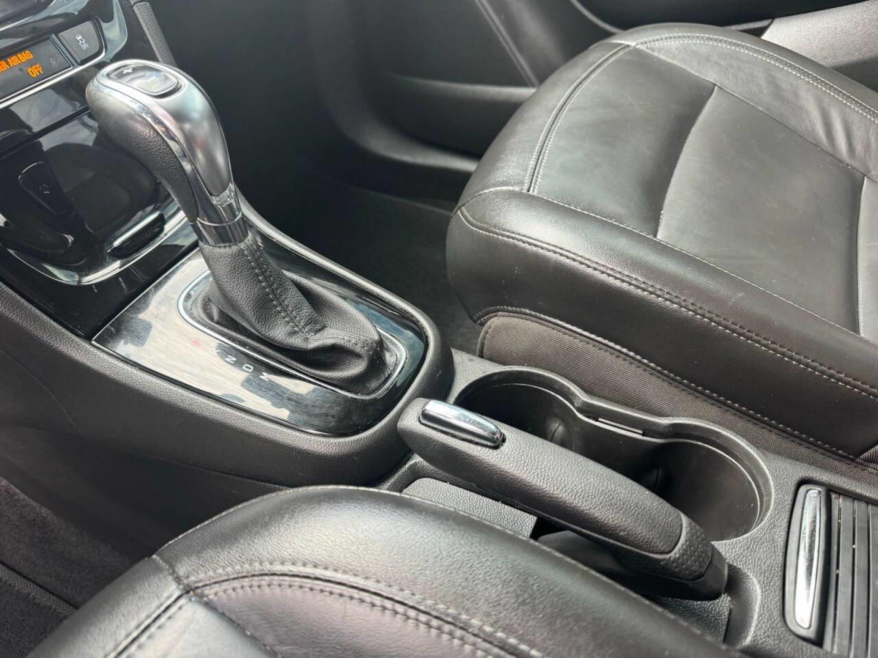 Used 2020 Buick Encore Essence AWD/4WD image 27