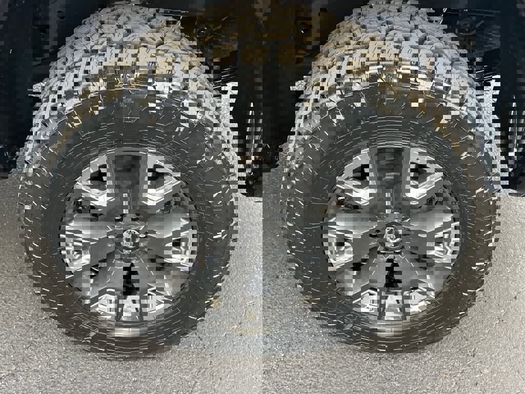 Used 2021 Nissan Titan Platinum Reserve w/ Moonroof Package image 29