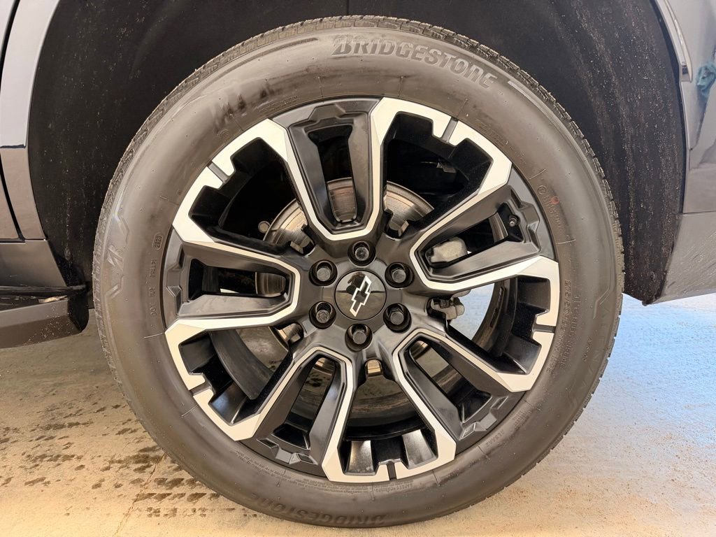 Used 2023 Chevrolet Tahoe High Country image 11