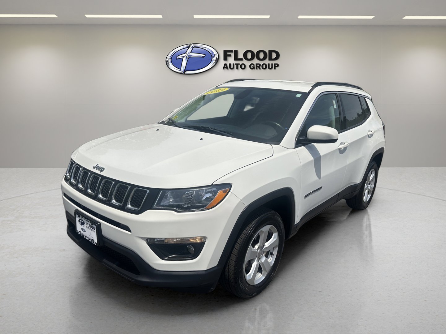Used 2019 Jeep Compass Latitude w/ Cold Weather Group AWD/4WD image 3