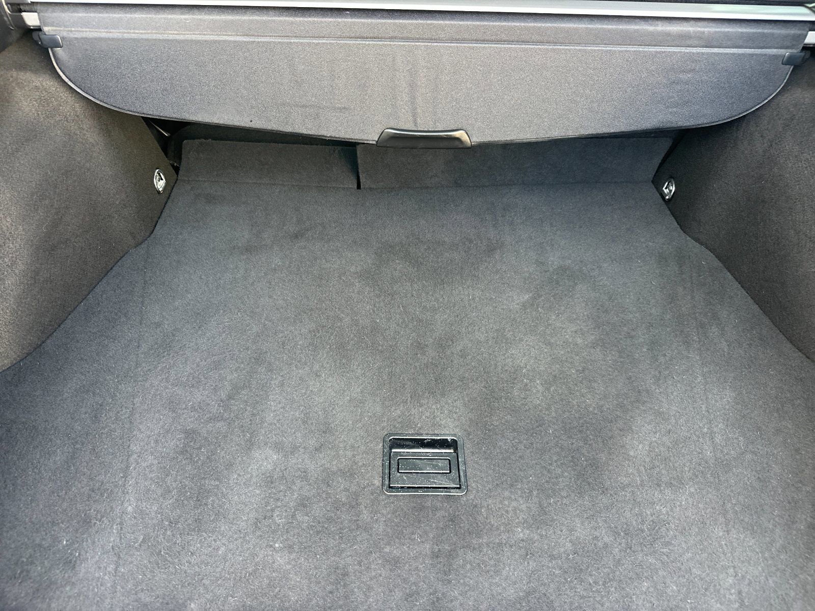 Used 2020 Toyota Prius LE image 17