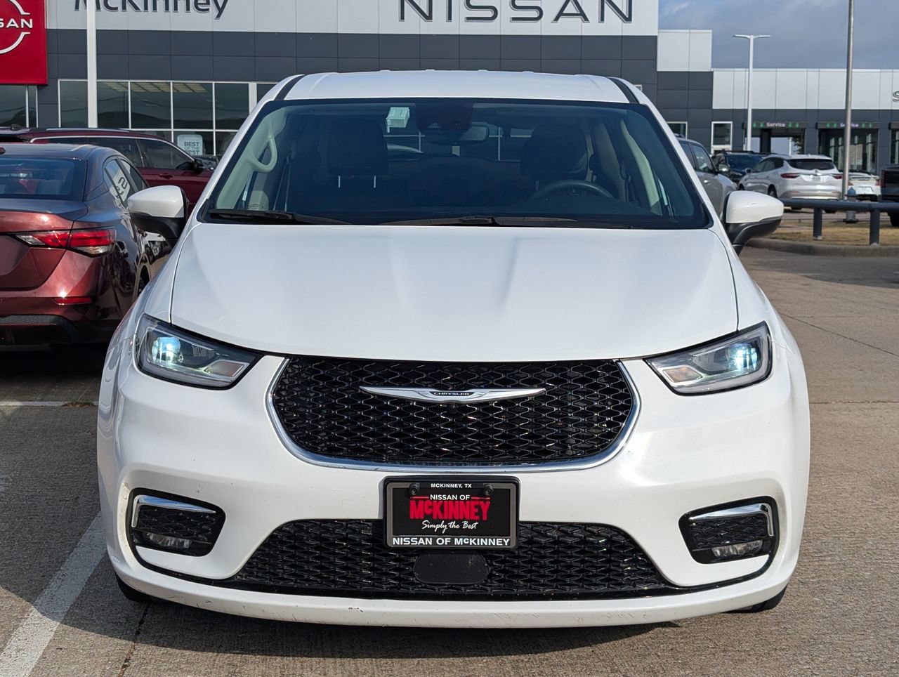 Used 2023 Chrysler Pacifica Touring-L FWD image 6